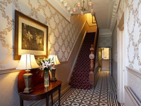 Lincoln House Private 3*