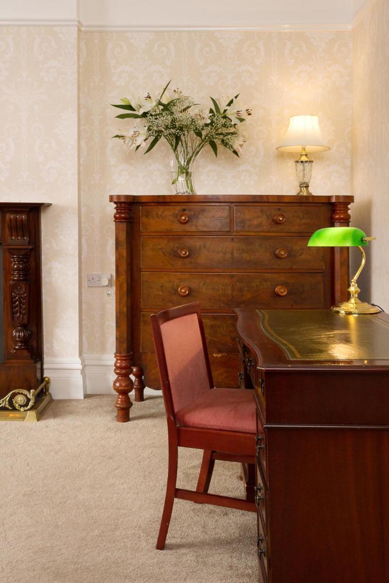 Lincoln House Private 3* Cardiff